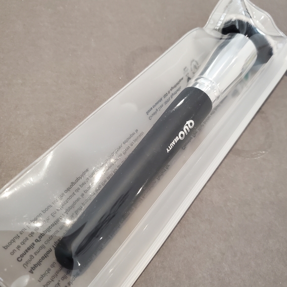 *NEW* QUO Beauty Domed Buffer Brush - Picture 3 of 3